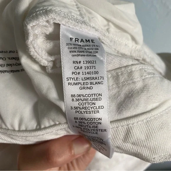 Frame Denim Le Simone Shorts in Rumpled Blanc Grind - Picture 12 of 12